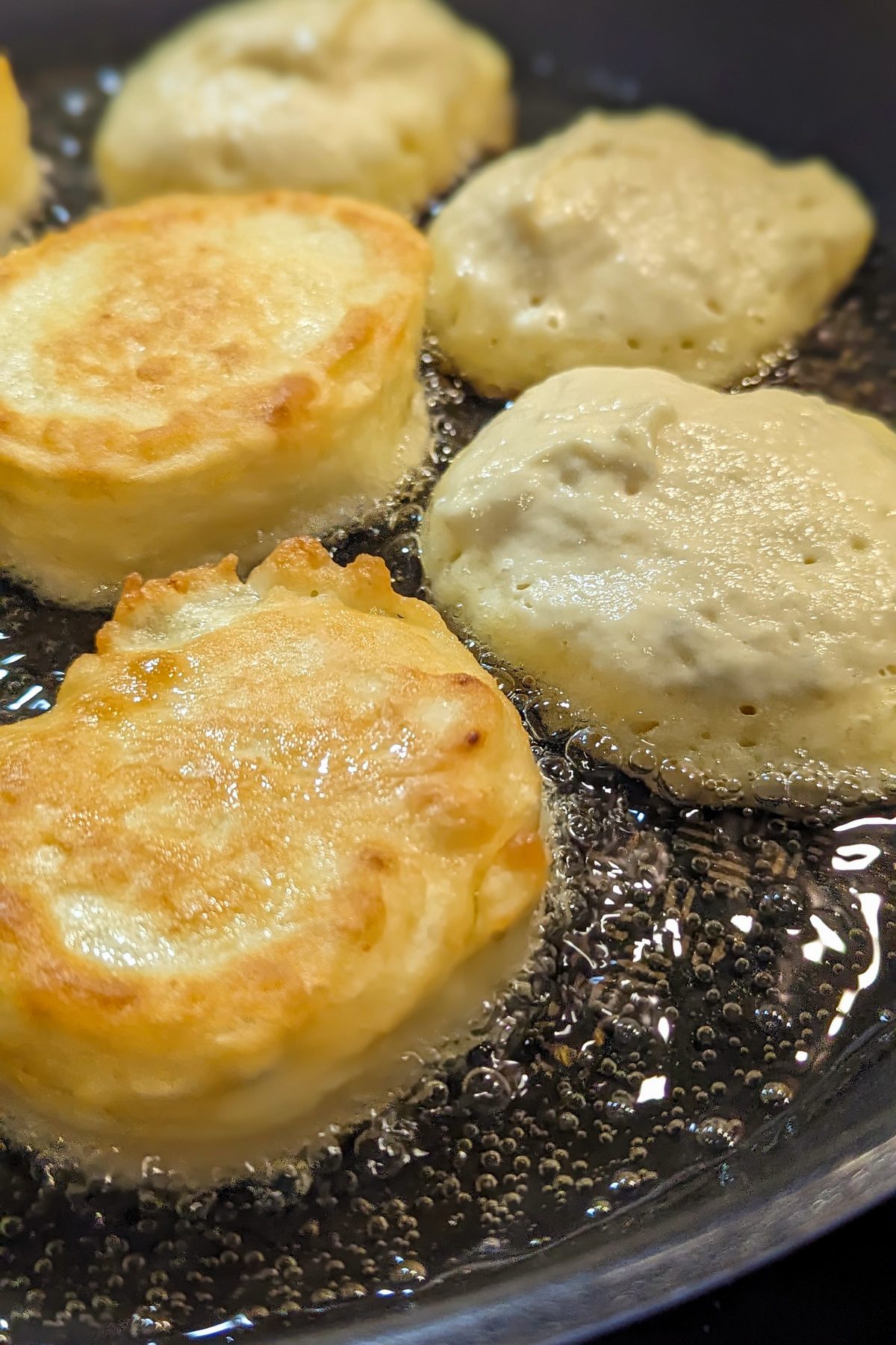 Authentisches Oladji-Rezept: Traditionelle russische Mini-Pfannkuchen ...