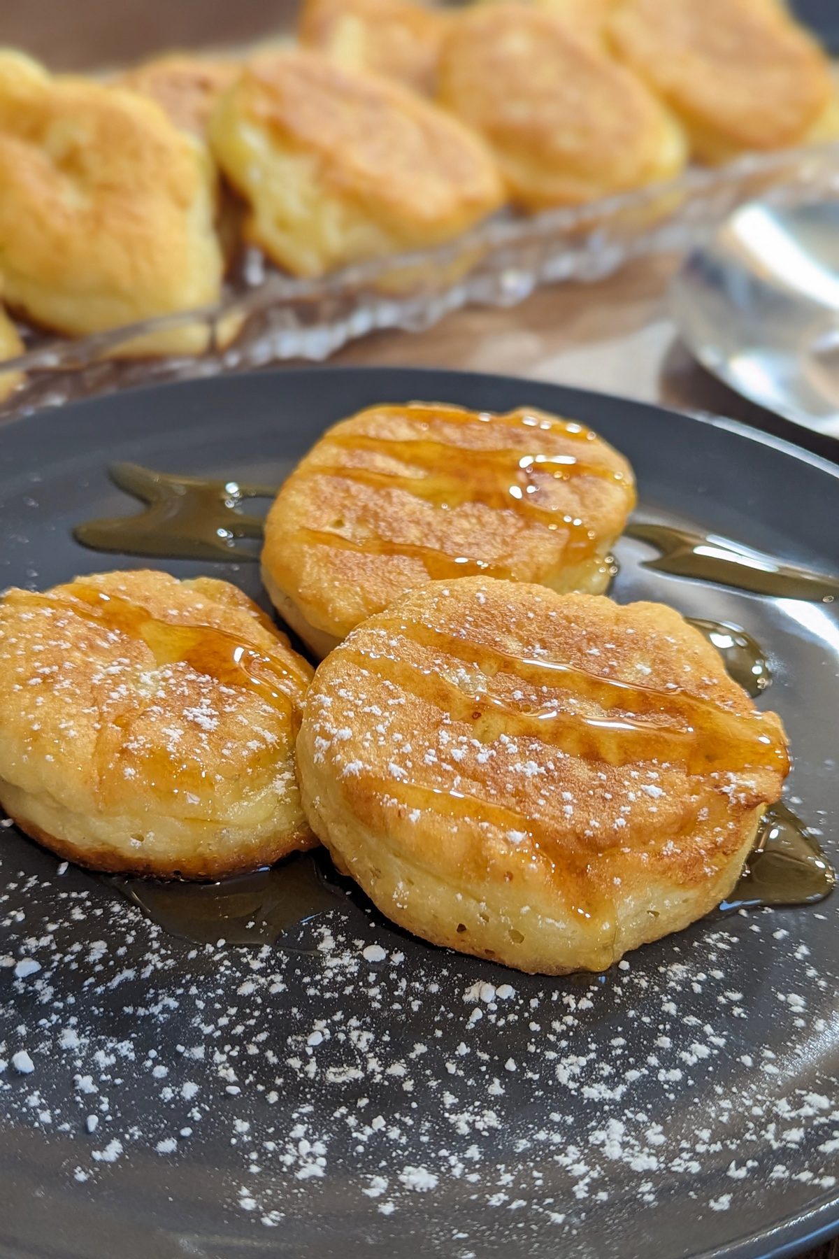 Authentisches Oladji-Rezept: Traditionelle russische Mini-Pfannkuchen ...