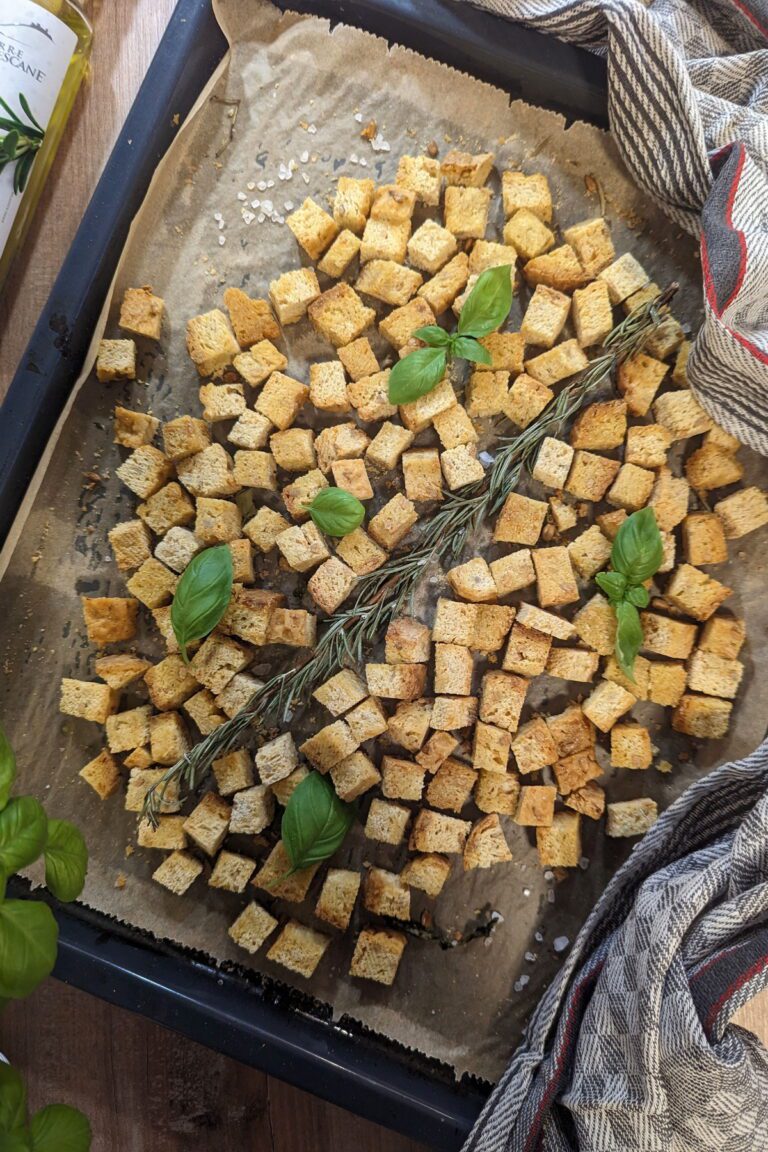 Knusprige Selbstgemachte Croutons: Nachhaltige Küchenzauber aus altem ... Knusprige Selbstgemachte Croutons: Nachhaltige Küchenzauber aus altem ...